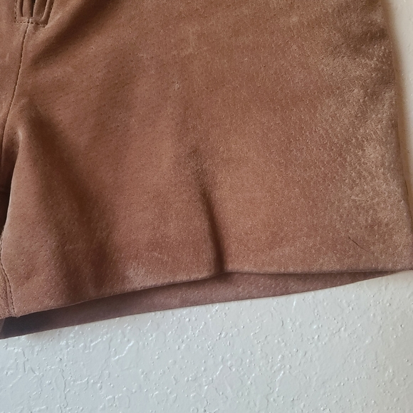 Blanknyc Suede Shorts 24 - Picture 5 of 8